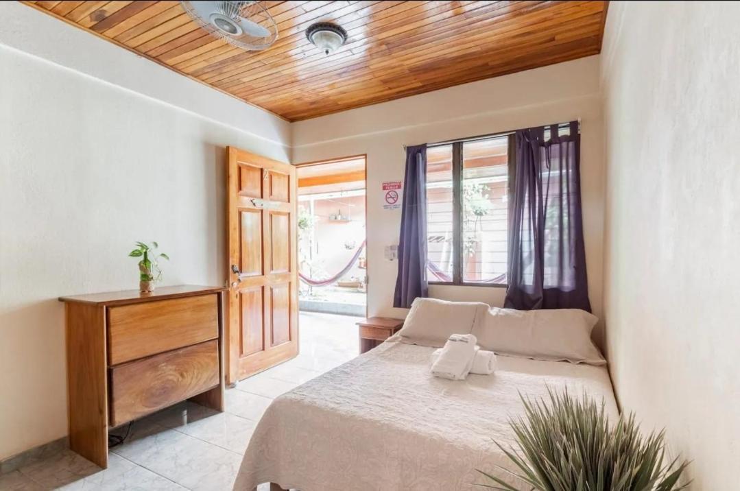 Cocobolo Surf Hotel & School Playa Santa Teresa  Экстерьер фото